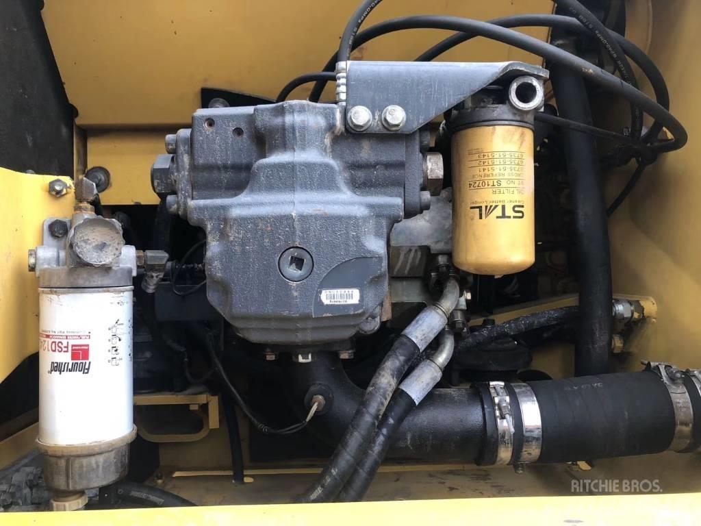 Komatsu pc220-8 Roomikekskavaatorid