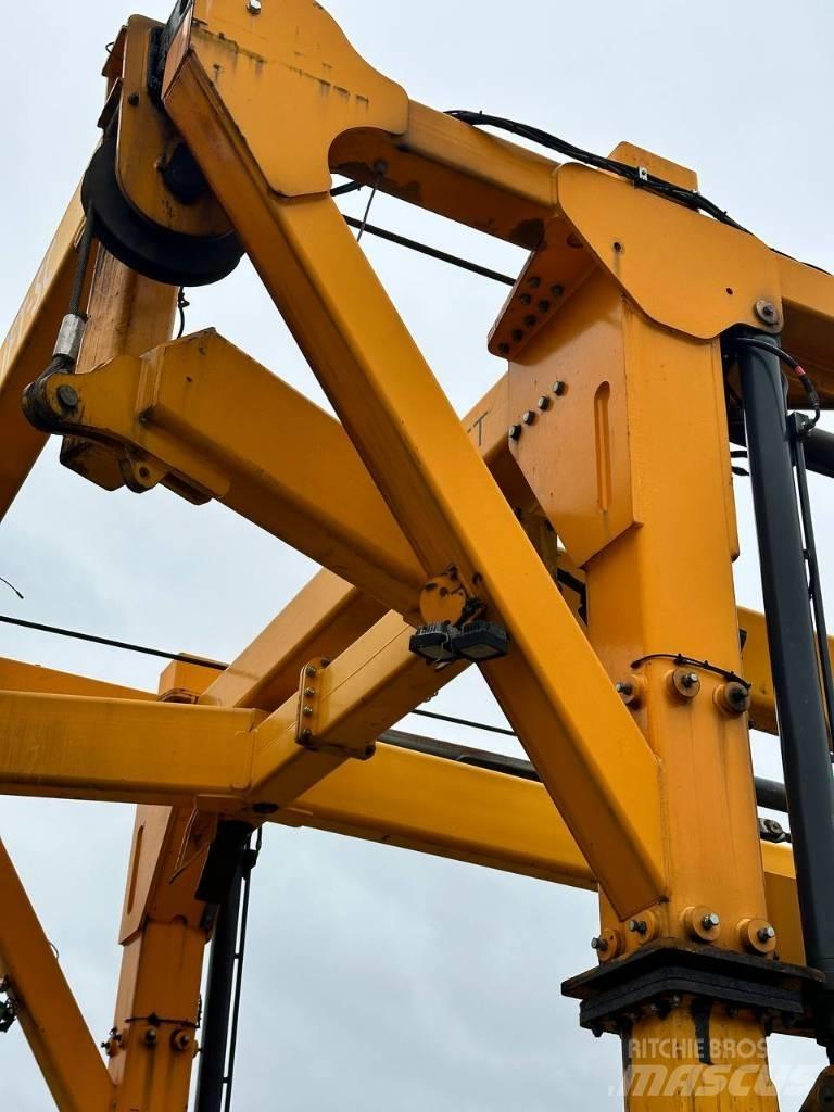 Combilift SC 3 T Konteineritõstukid