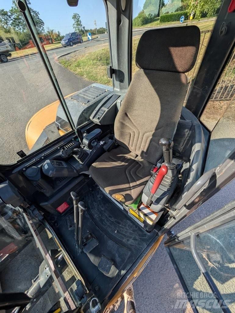 Kato 85V4 Väikeekskavaatorid 7t-12t