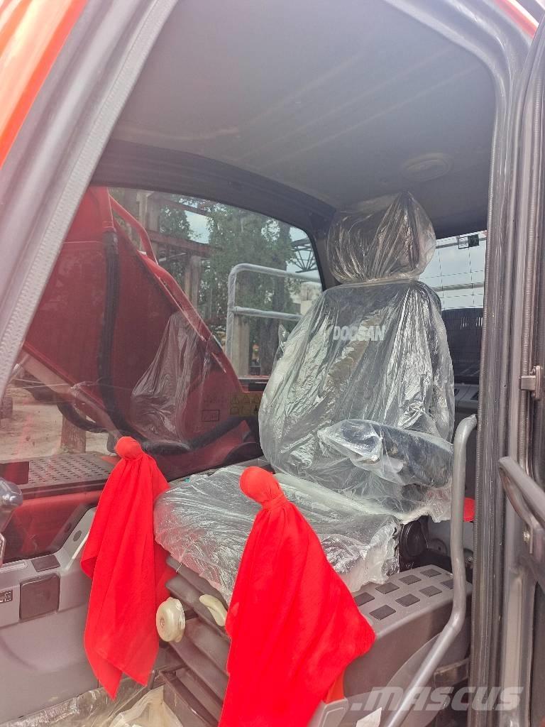 Doosan DX 225 Roomikekskavaatorid