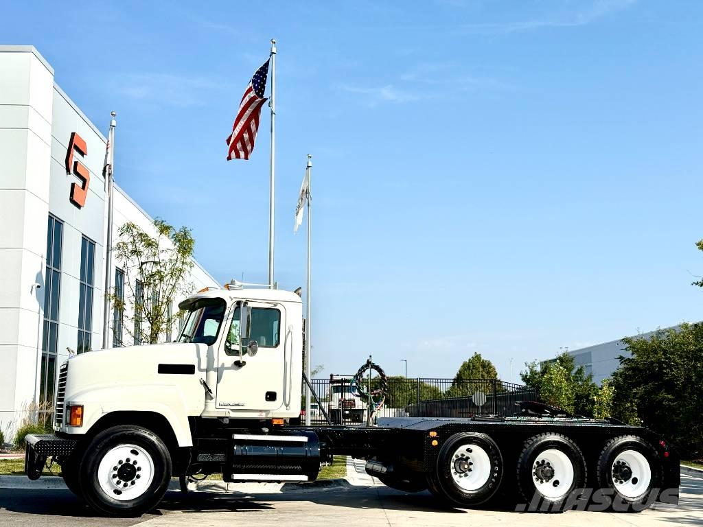 Mack CHU 613 Sadulveokid