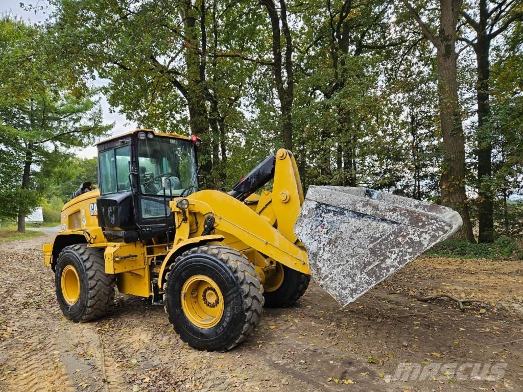 CAT 930 M Rataslaadurid