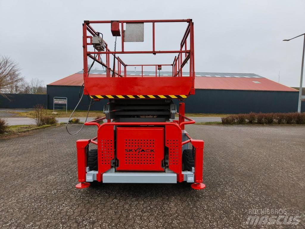 SkyJack SJ 9250 RT Käärtõstukid