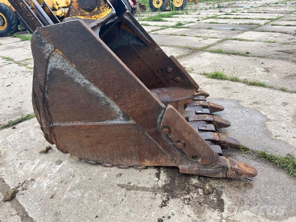 Komatsu PC 300-8 Roomikekskavaatorid