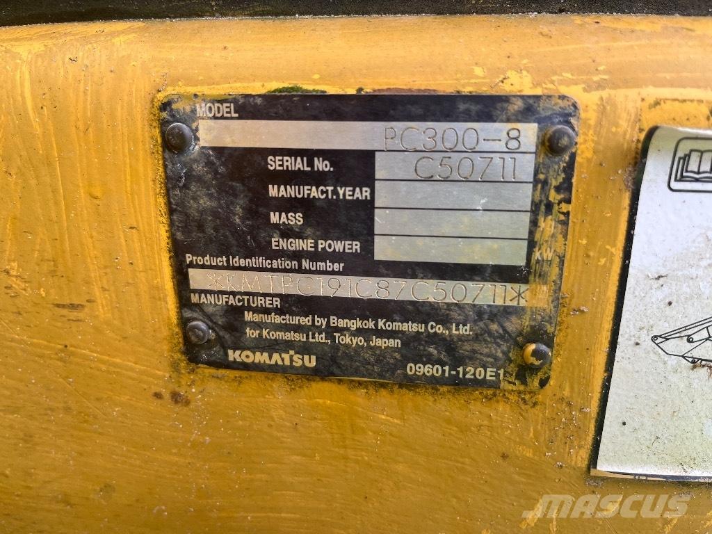 Komatsu PC 300-8 Roomikekskavaatorid