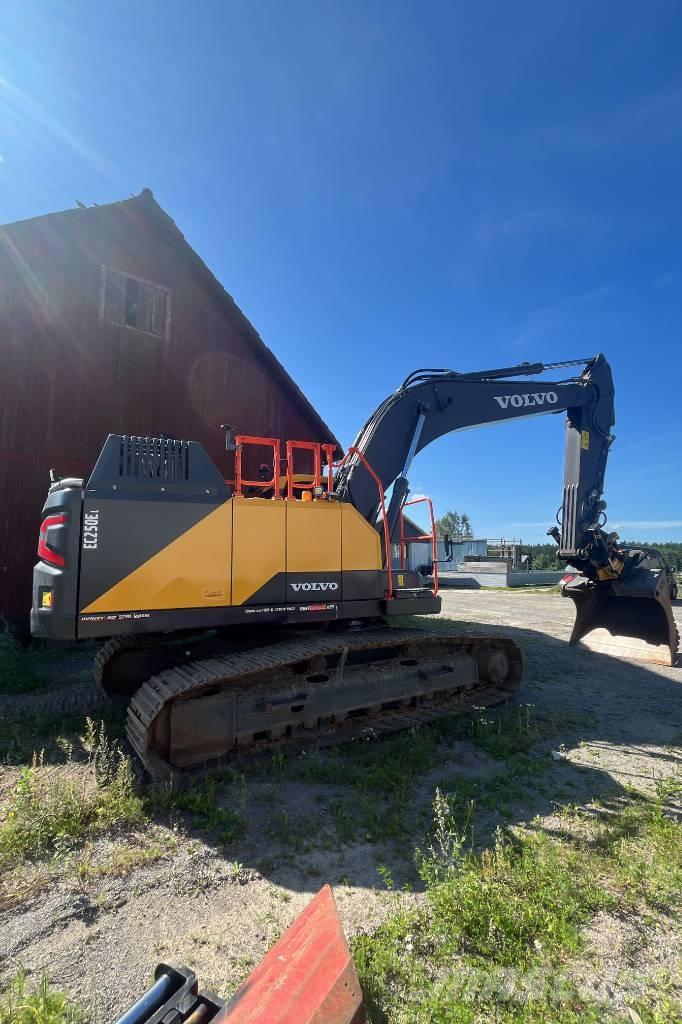 Volvo EC 250 EL Roomikekskavaatorid