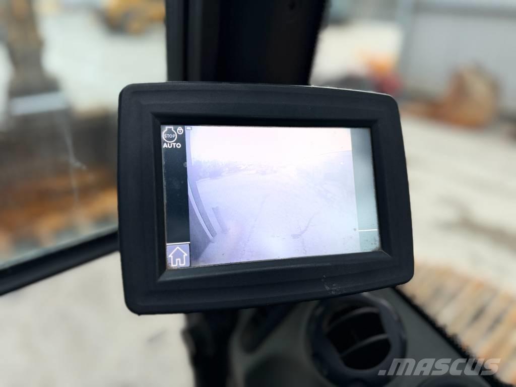 Liebherr R922 SLC Roomikekskavaatorid