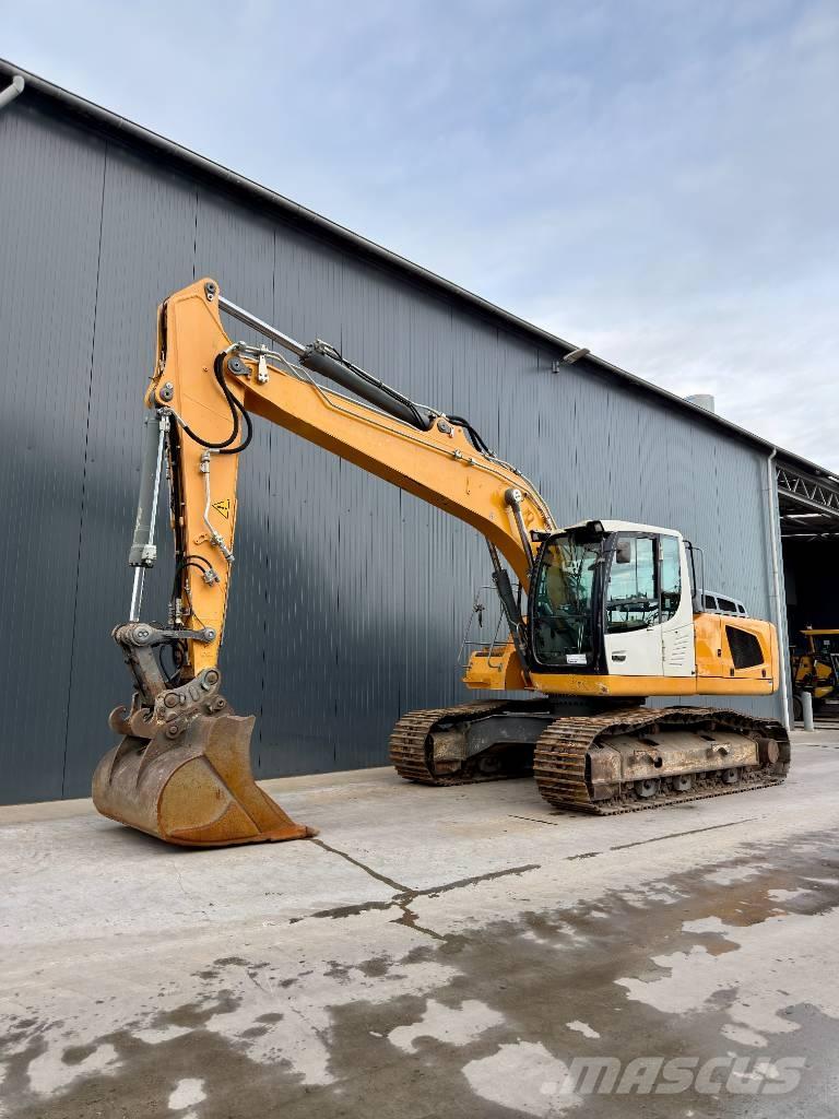 Liebherr R922 SLC Roomikekskavaatorid