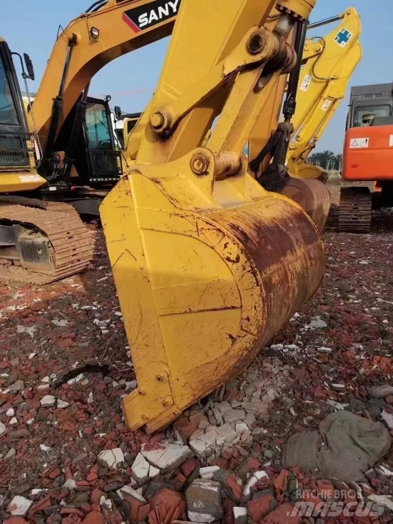Komatsu PC 210 Roomikekskavaatorid