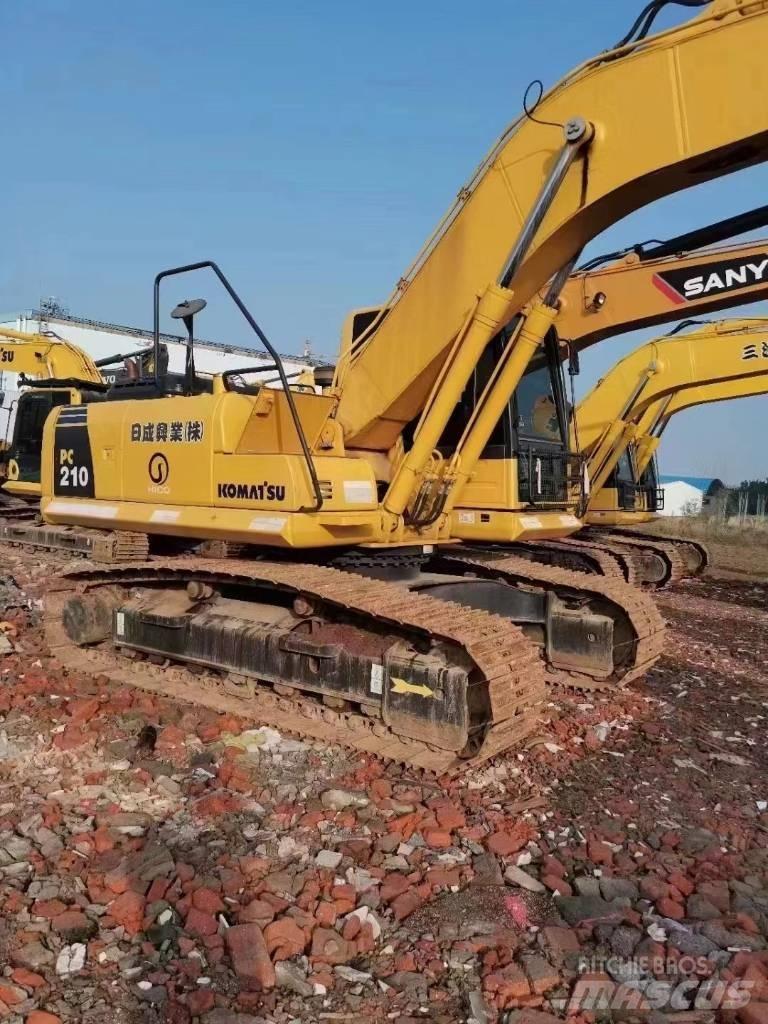 Komatsu PC 210 Roomikekskavaatorid