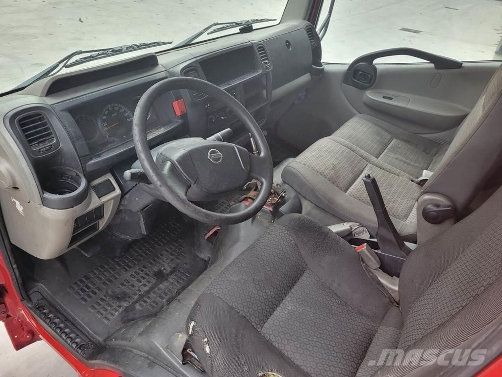 Nissan Cabstar Kabiinid