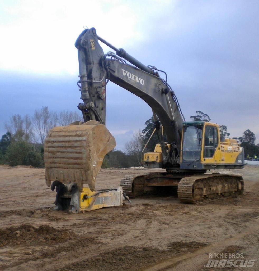 Volvo EC 460 B LC Roomikekskavaatorid