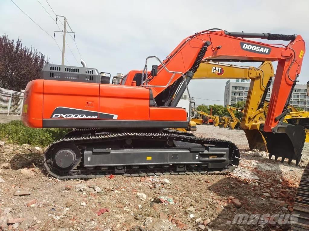 Doosan DX 300 LC-9C Roomikekskavaatorid