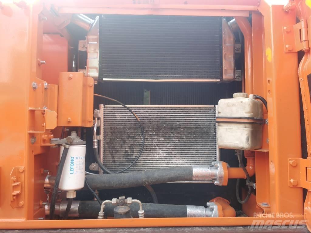 Doosan DX 225 LC Roomikekskavaatorid