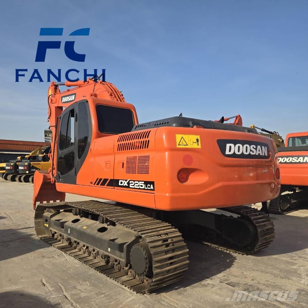 Doosan DX 225 LC Roomikekskavaatorid