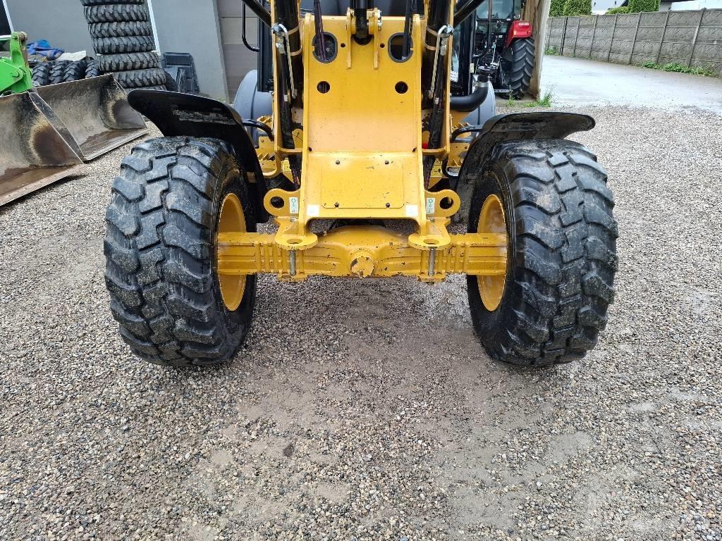 CAT 908 M Rataslaadurid
