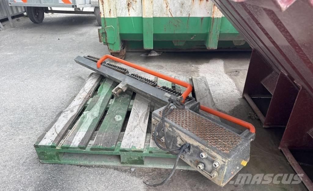 Volvo EC 750 EL Roomikekskavaatorid