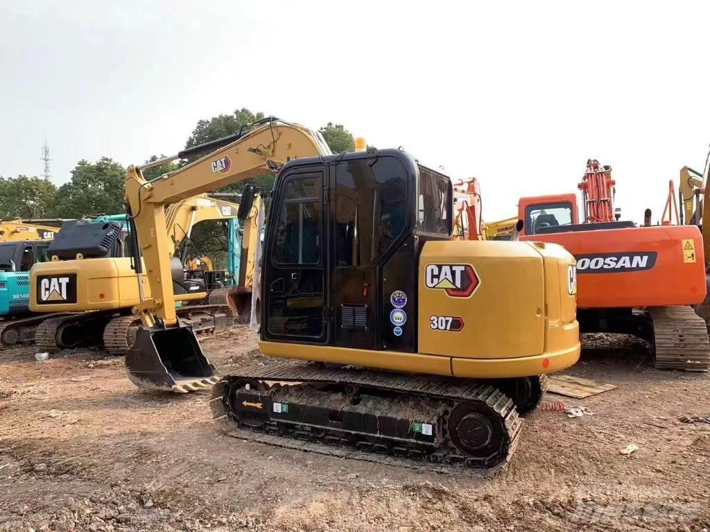 CAT 307 Roomikekskavaatorid
