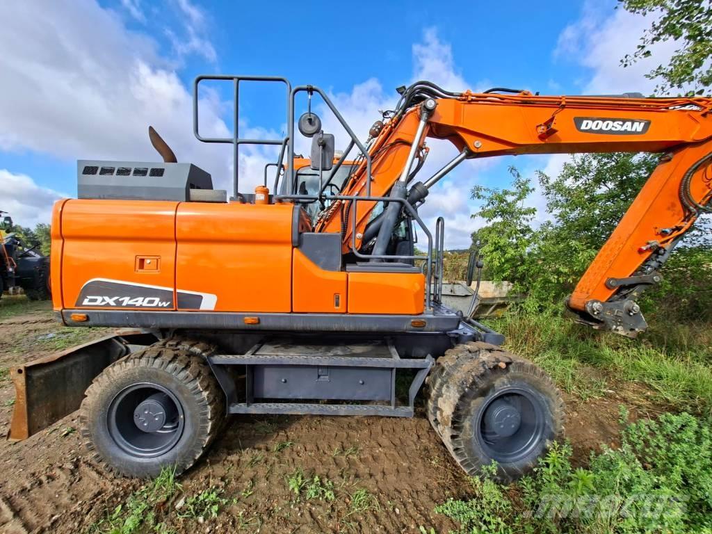 Doosan DX140W-5 Ratasekskavaatorid
