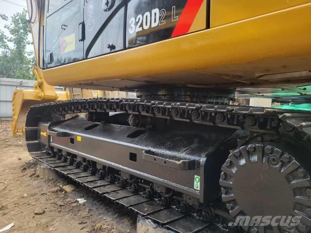 CAT 320 D L Roomikekskavaatorid