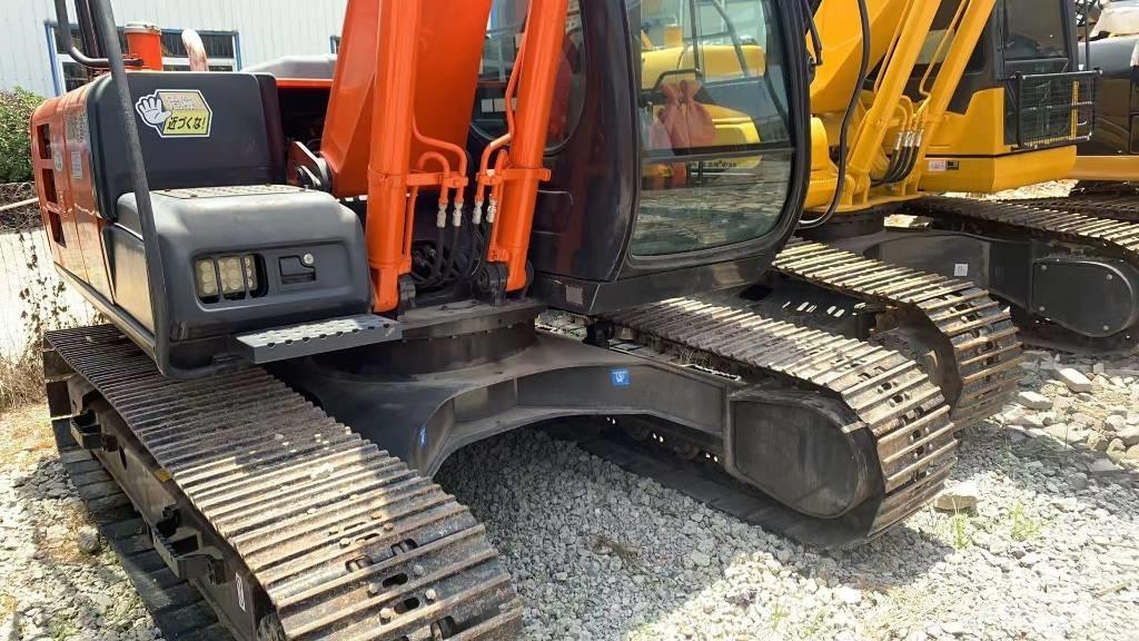 Hitachi ZAXIS120 Roomikekskavaatorid