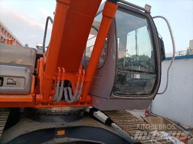 Hitachi Zaxis 200 LC Roomikekskavaatorid