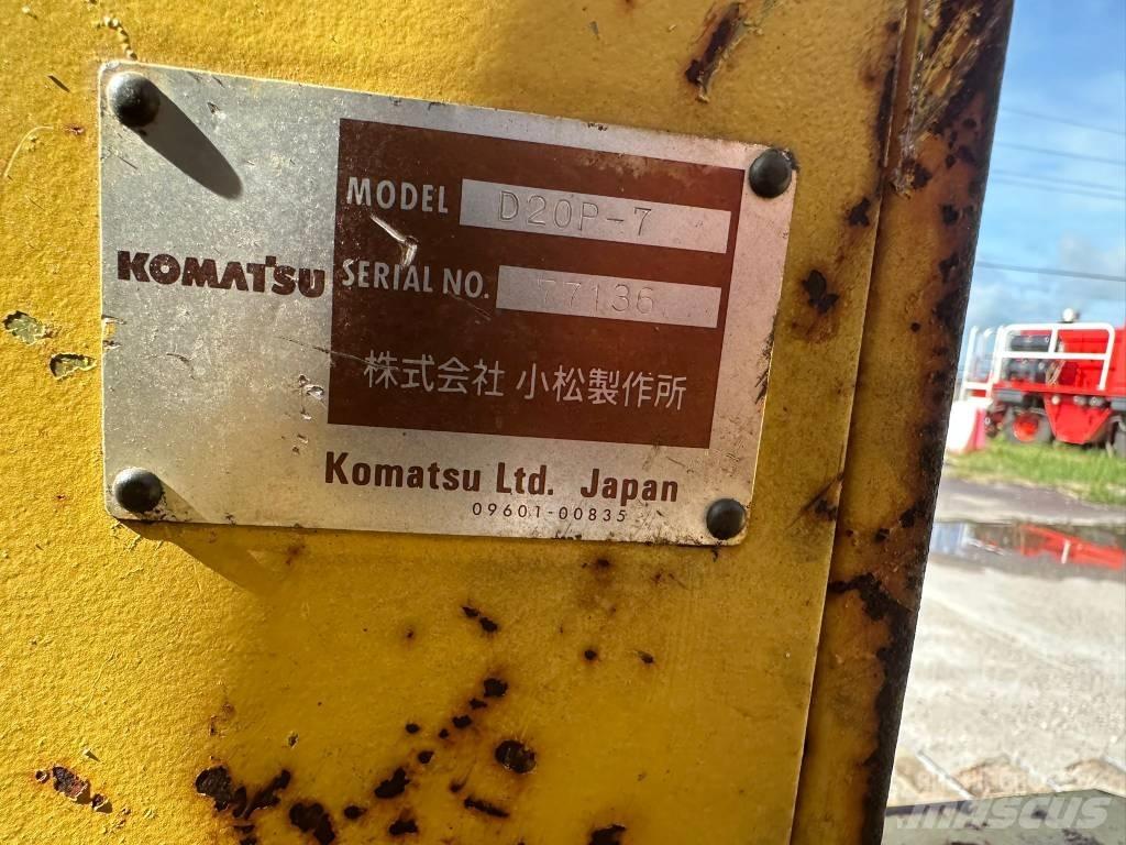 Komatsu D 20P-7 Buldooserid