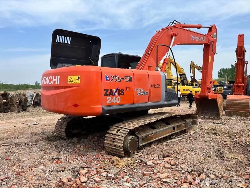 Hitachi ZX 240-3 Roomikekskavaatorid