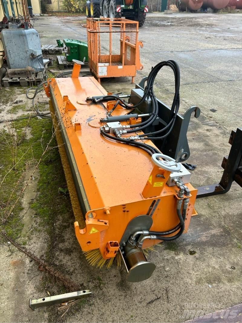 Bema 30 Dual Tänavapuhastusmasinad