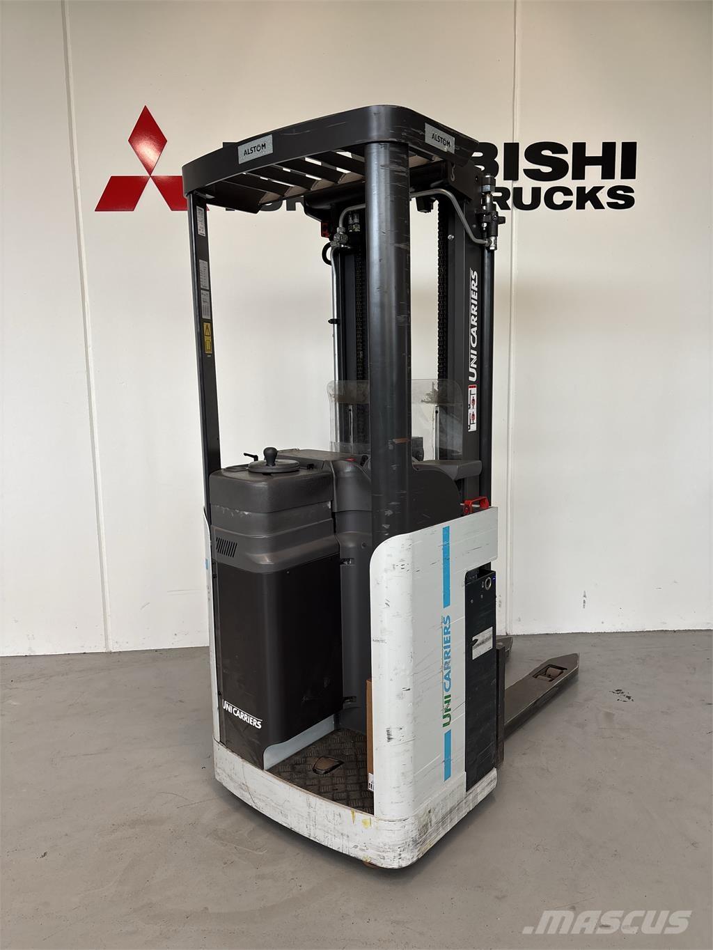 Atlet A160 Platvormiga virnastajad