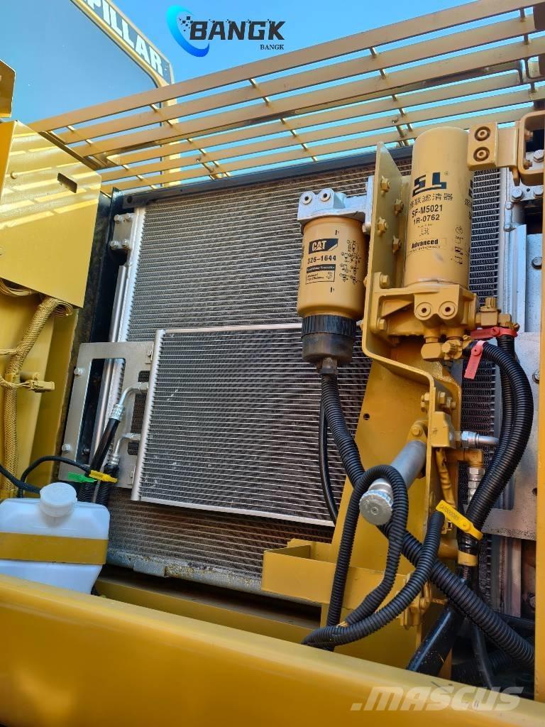 CAT 330 CL Roomikekskavaatorid