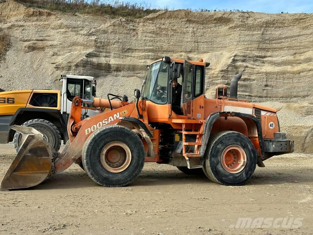 Doosan DL 300 Rataslaadurid