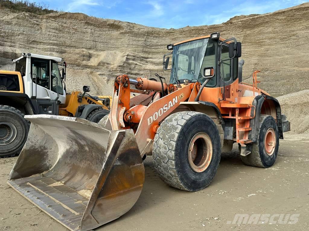 Doosan DL 300 Rataslaadurid