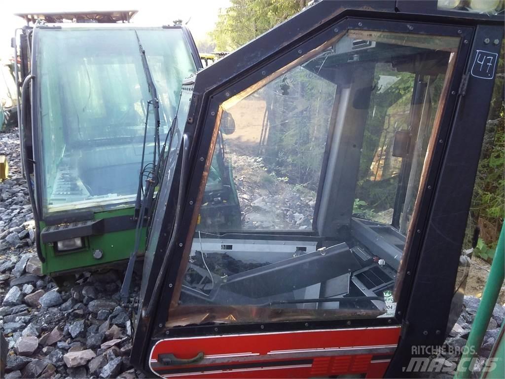 Valmet 901 Kabiinid