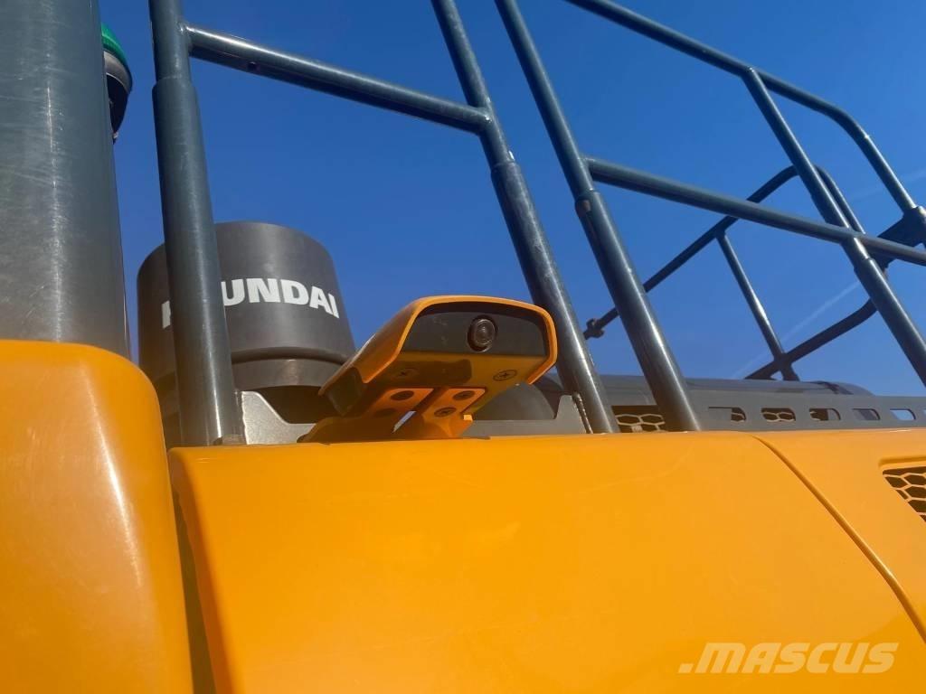 Hyundai HX220L Roomikekskavaatorid