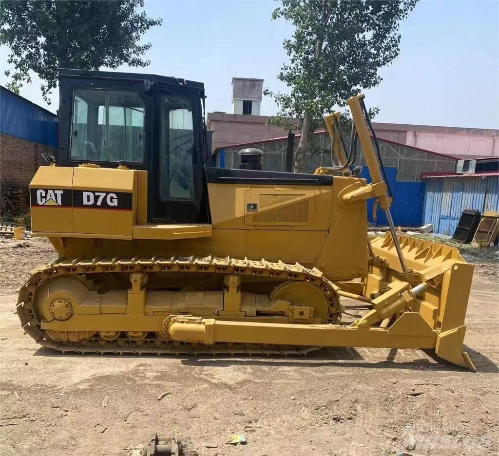 CAT D 7 G Buldooserid