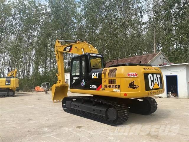 CAT 320D2 Roomikekskavaatorid