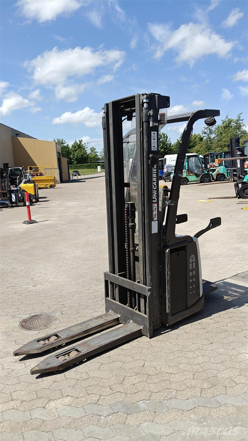 Atlet PSP160 Platvormiga virnastajad