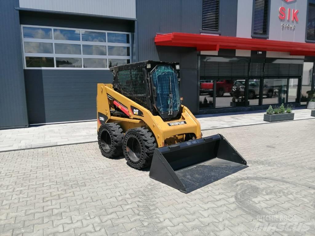 CAT 226 B 3 Kompaktlaadurid
