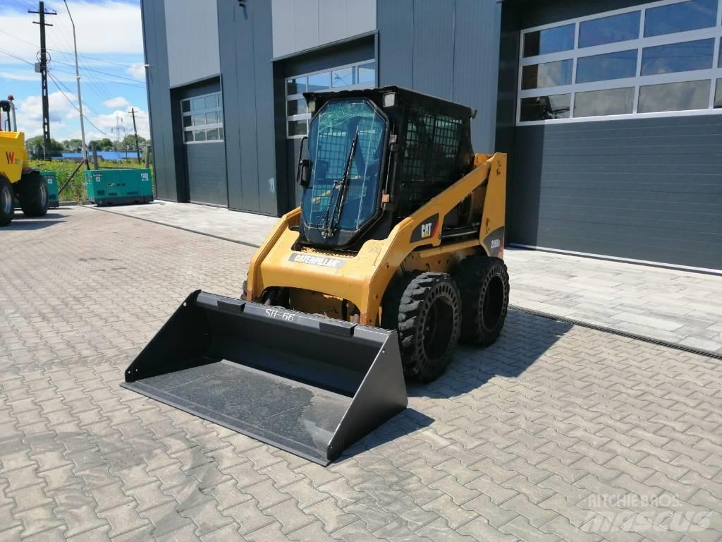 CAT 226 B 3 Kompaktlaadurid