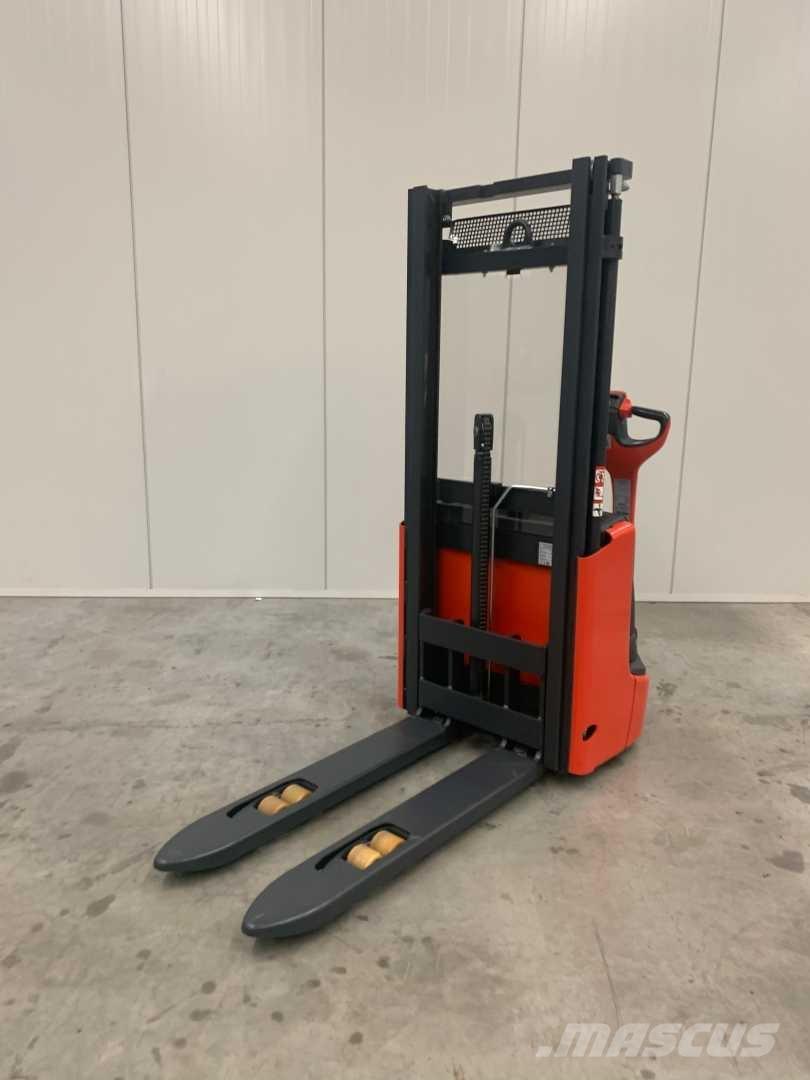 Linde L10 Platvormiga virnastajad