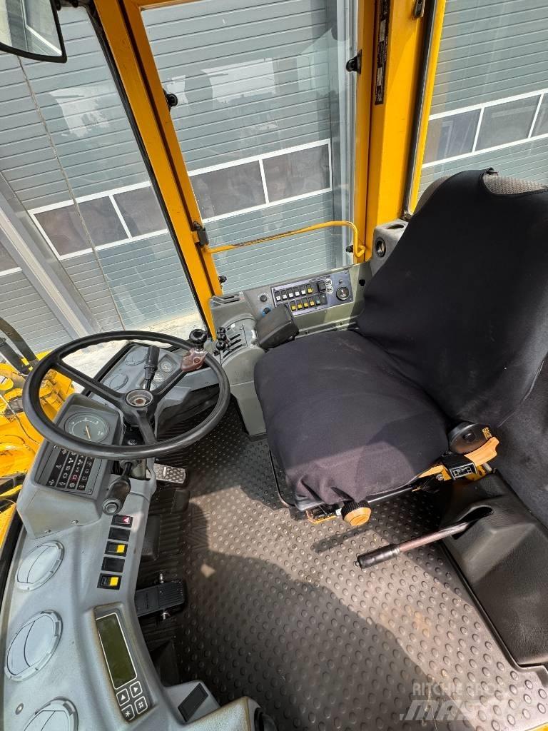 Volvo L90B Rataslaadurid