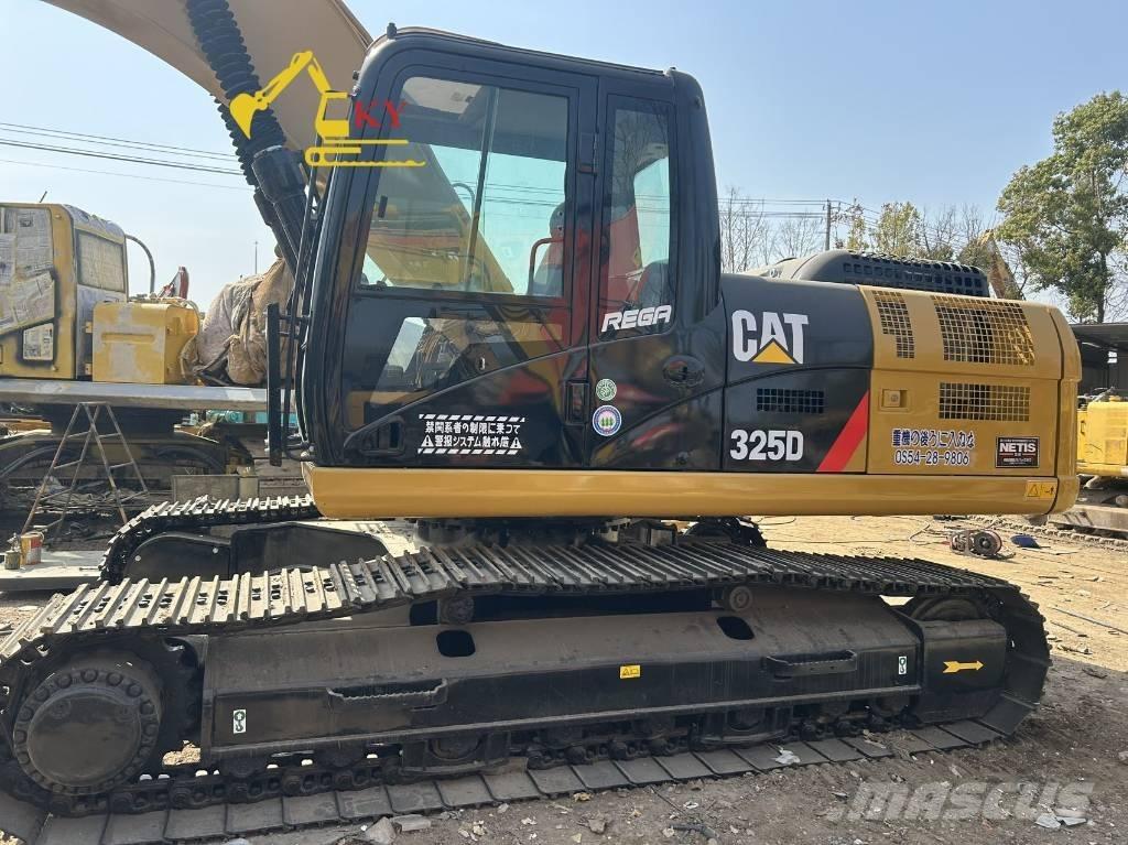 CAT 325 Roomikekskavaatorid