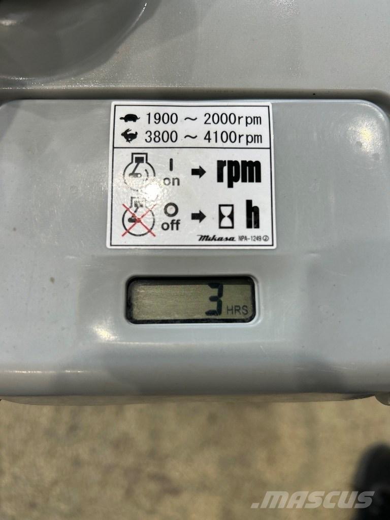 Mikasa MTX 50 Vibroplaadid