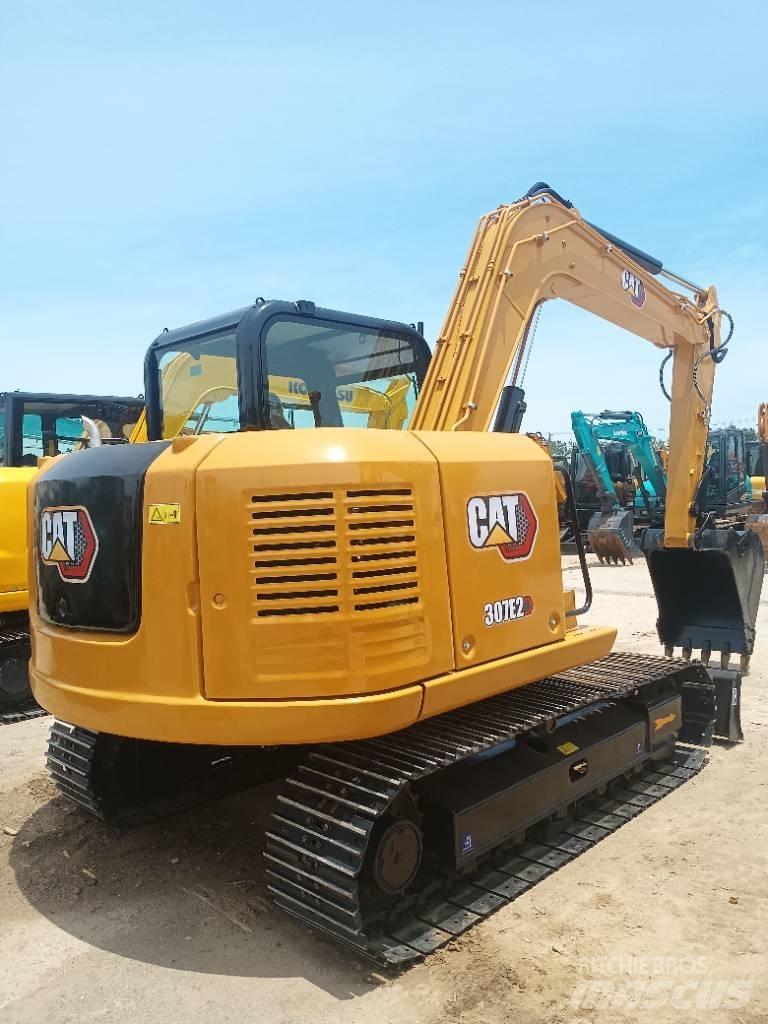 CAT 307E2 Väikeekskavaatorid 7t-12t