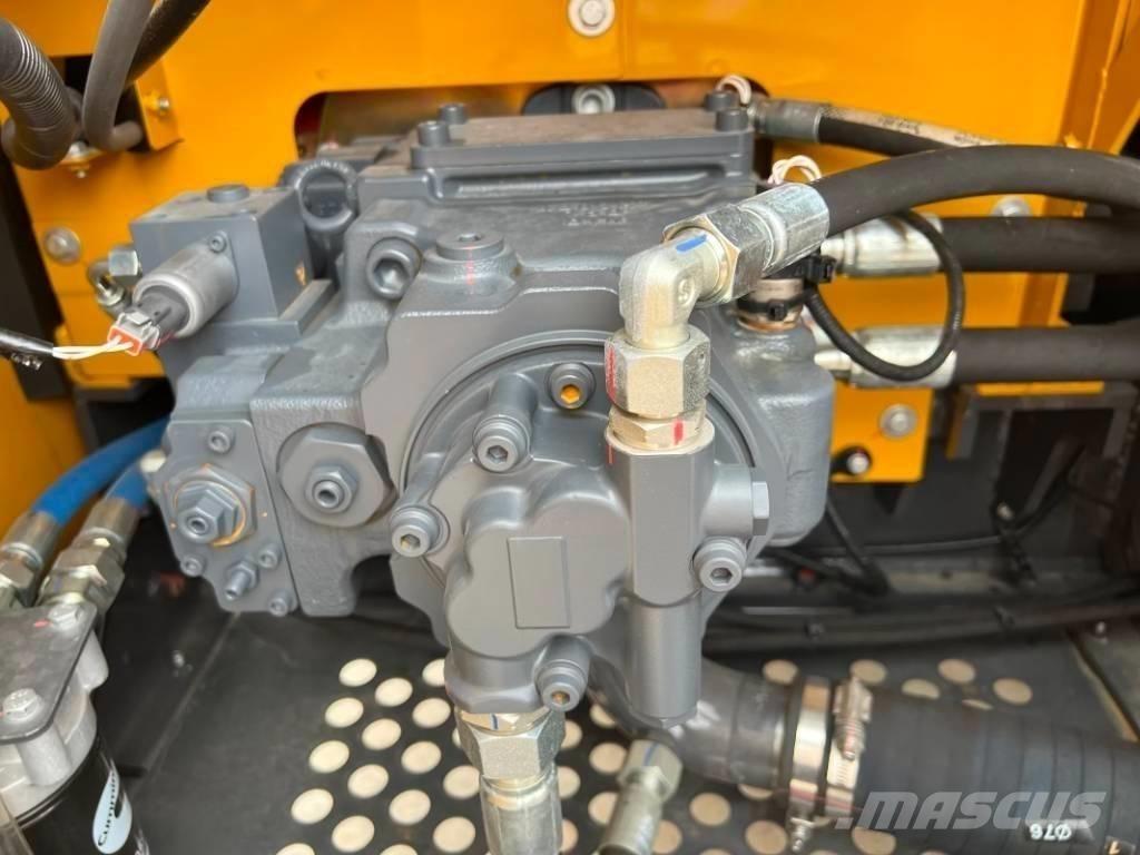XCMG XE135GA Roomikekskavaatorid