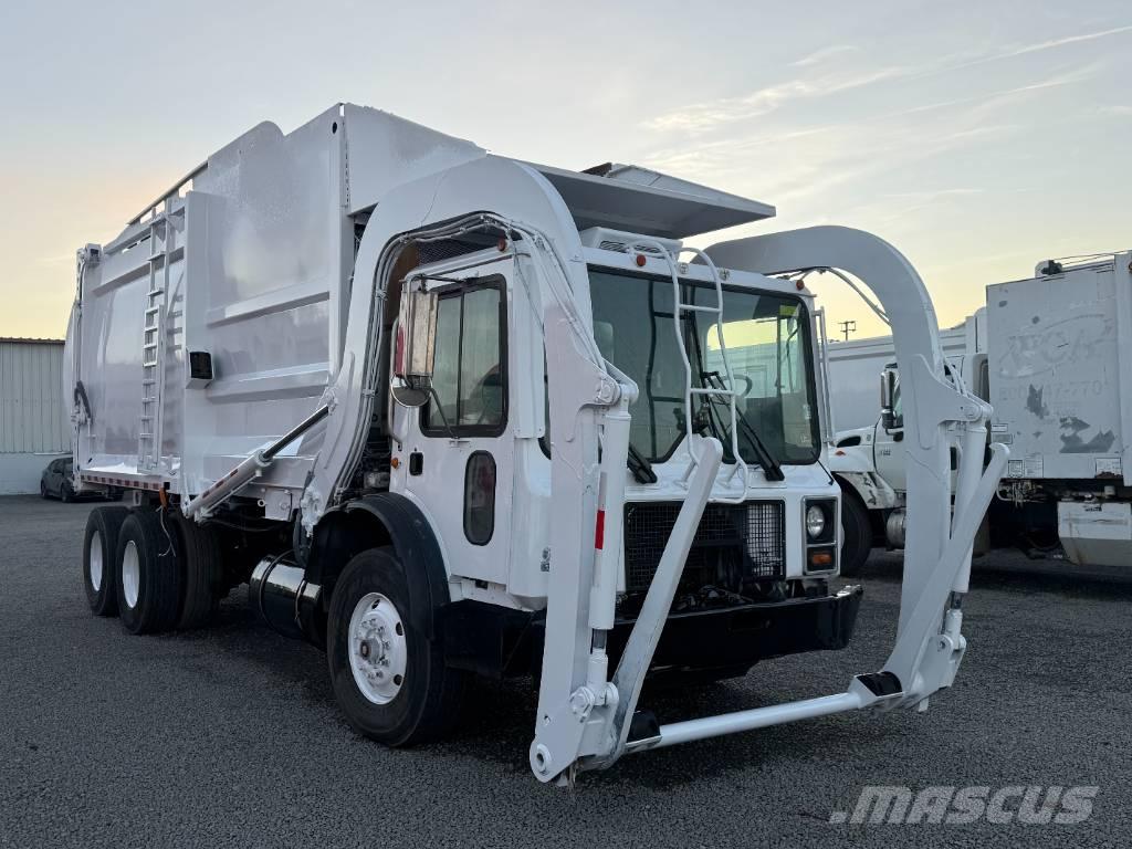 Mack MR Prügiautod