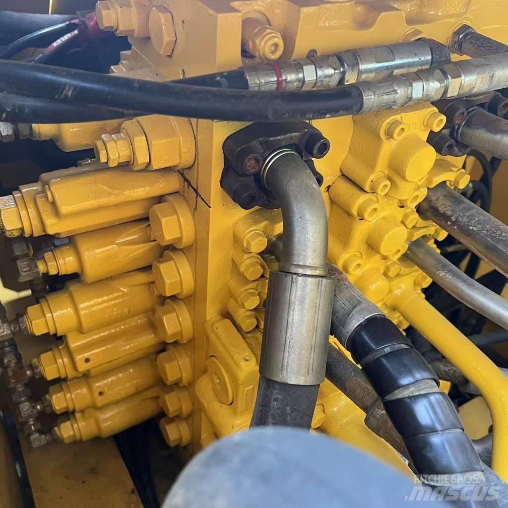 Komatsu PC 240 Roomikekskavaatorid