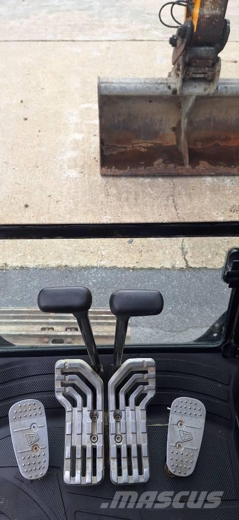JCB JS 131 LC Roomikekskavaatorid
