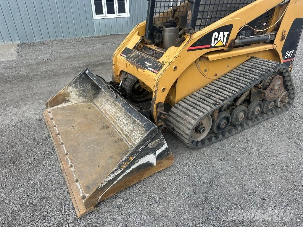 CAT 247 Kompaktlaadurid